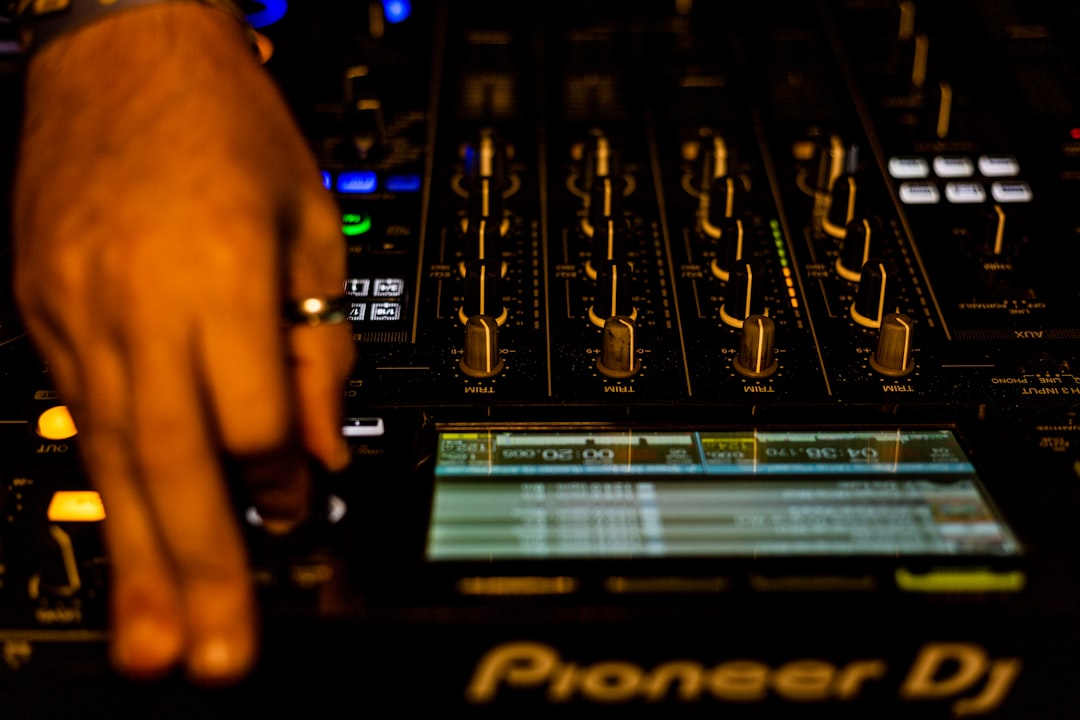 dj mixing console
