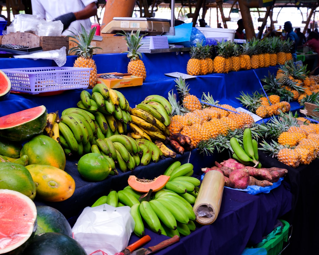 fresh fruits vegetables market