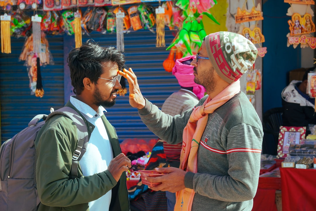 communication between sighted and blind person